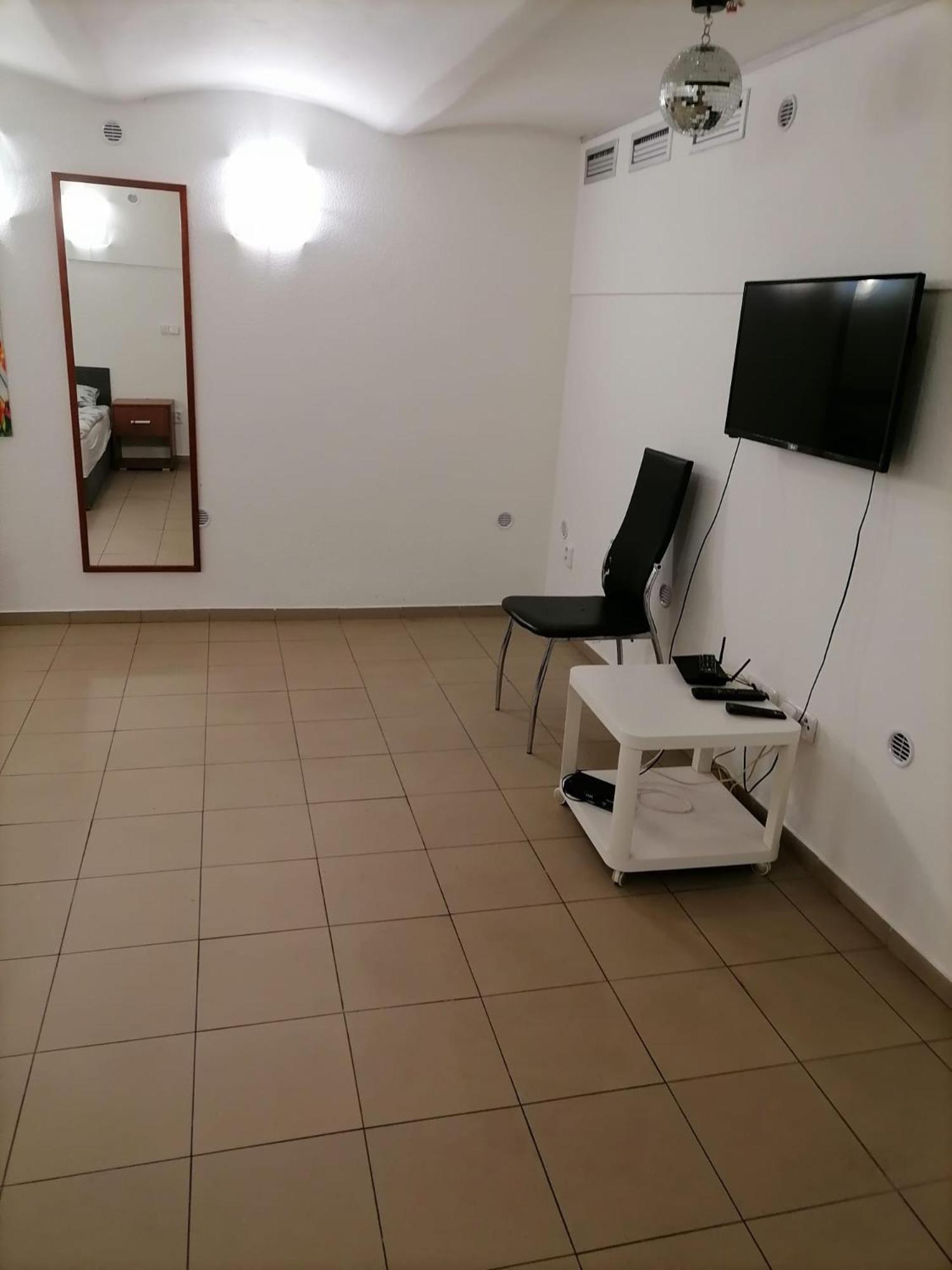 Apartment Κάρλοβι Βάρι Εξωτερικό φωτογραφία